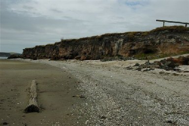 A shot of some cliffs on 90 Mile Beach at Te Hapua